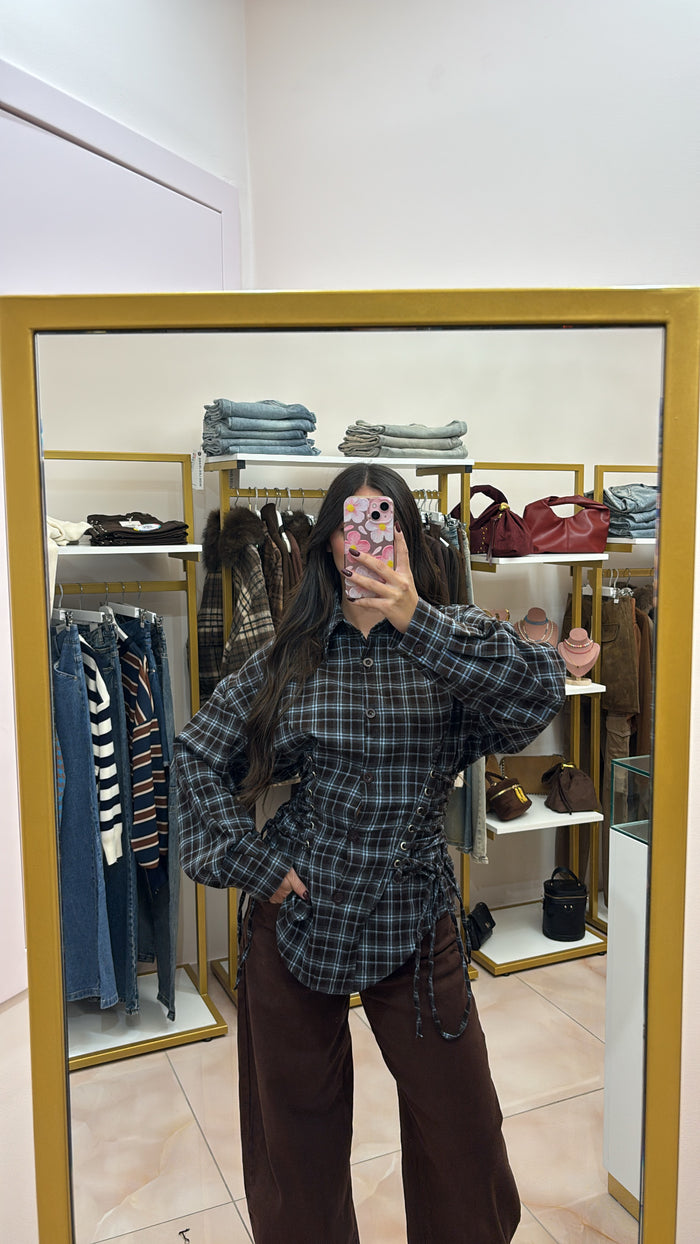 Camicia con stringhe